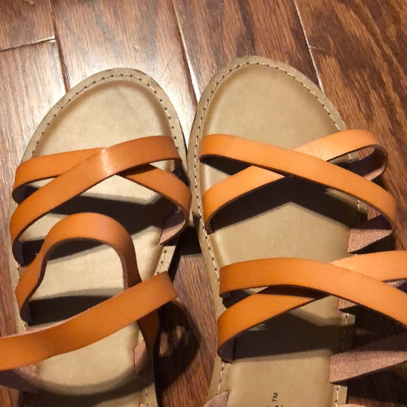 women’s size 12 cognac crossband sandals - Picture 3 of 5